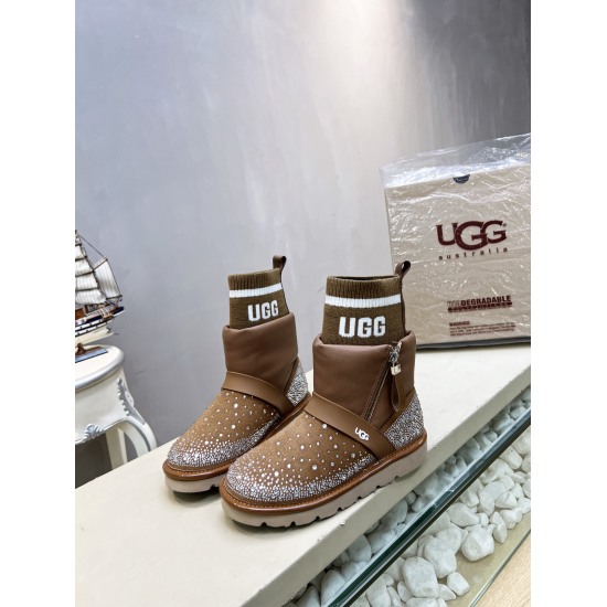 20230923 P270 2022 UGG New Snow Boots! Bling Bling ✨✨ Series, the upper is made of imported and anti freeze crack imported patent leather. The shoe barrel is made of unique wool, which has good warmth retention. The soft fabric not only increases comfort 