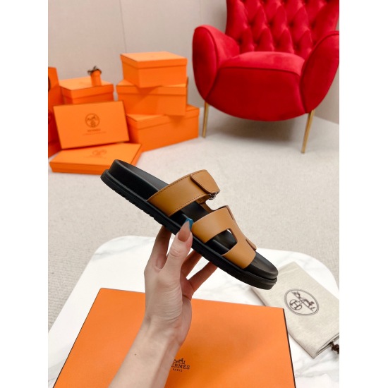 20240414 170. Men's+10 Hermes Hermes ❤️ Male and Female Same Style Spring/Summer New Uncle Sandals with Strength Attacking Internet Celebrity Imported Cowhide ➕ Sheepskin~Casual Versatile Simple Instagram on Xiaohongshu Many internet celebrities are plant