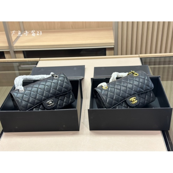 On October 13, 2023, 235 comes with a folding box and airplane box size: 23cm Chanel. We have been working hard to make caviar fabric that is very comfortable for other goods on the market! No matter who you are, hold it steady ✔️✔️，