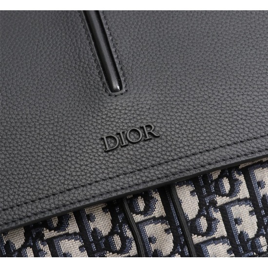 20231126 620 counter genuine products are available for sale. [Top quality original order] Dior Men's OBLIQUE MOTION Backpack Model: 1MOBA062YPN (Apricot Jacquard) Size: 32 * 42 * 16cm Physical photo, same as the goods. Heavy gold genuine plate replica im