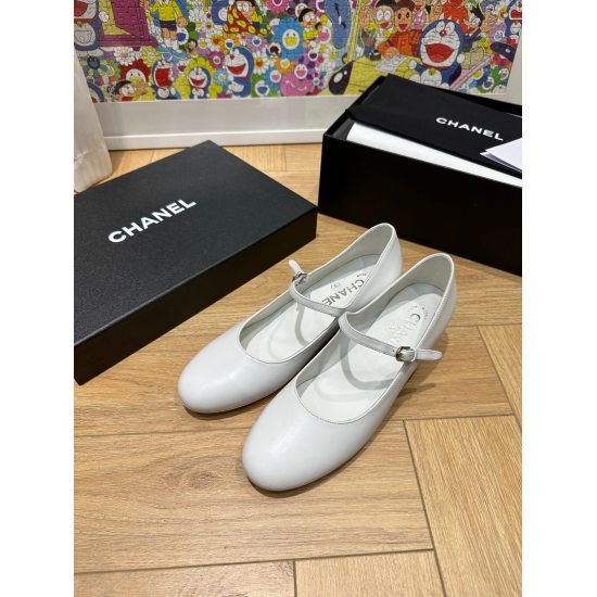twenty million two hundred and forty thousand three hundred and twenty-six P310CH@NEL Chanel Xiaoxiang 24c, a new product in spring and summer with thick soles, high heels, waterproof platform, and hot diamond sandals. Every season, Grandma Xiang's home i