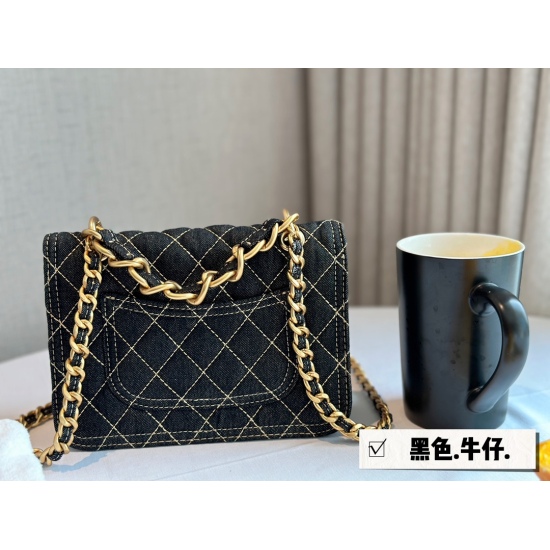 On October 13, 2023, 240 box size: 19 * 13cm is worth buying!!! Xiaoxiangjia's 23s denim postman bag is full of vintage denim and gold thread interweaving, watching it flicker! Retro and shining!