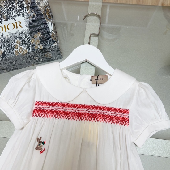 2023.07.01, regarding size issues, please consult customer service after payment. 90-160 cm in stock, available on the same day. Summer Super Love. This chest is exquisitely embroidered with a red tie design, and the single layer cotton and linen m