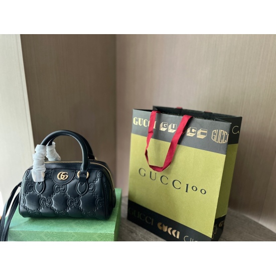 On March 3, 2023, there are many advantages to the GG Matelasse Quilted Handbag 22ss Boston Pillow Bag with 225 boxes! The capacity is very large! Delicate leather! Lightweight and easy to manage