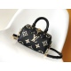 20231125 p660M58956 black M46575 gray M58954 beige M46397 milk white M58953 black M58958 pearl blue is made of dual color Monogram Imprente leather, decorated with LV logo and Monogram floral pattern. This Speedy Bandoulire 20 handbag is a modern classic.