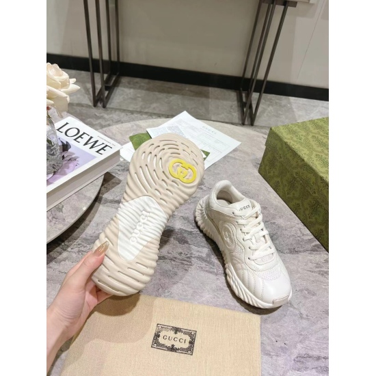 20240419 ex factory price: 410 top-level version original purchase and development. This new sports shoe features a thick sole design, paired with a sewn sheepskin upper and breathable mesh. Showcasing a strong sense of technology. The 3D effect interlock