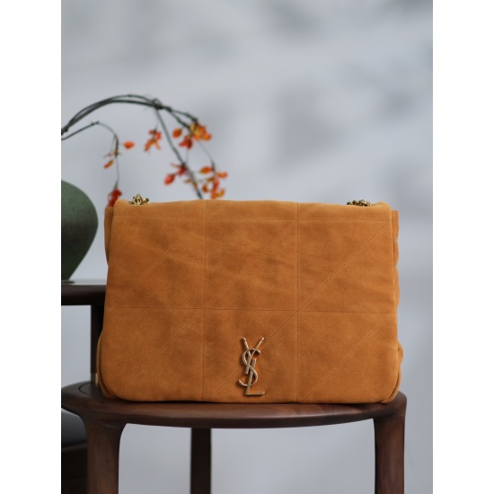 20231128 Batch: 930JAMIE_ The new suede bag really hits my heart, who knows? Imported Italian suede, the entire bag features a classic retro vintage design that breaks through elements, looks very stylish, and won't go out of style. The basic style can al