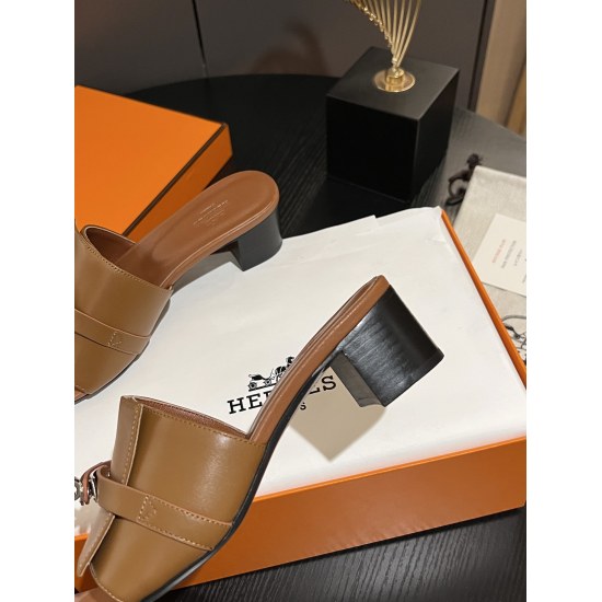 2023.07.16 Hermes Hermès 2023 new style, classic Kelly slippers, pure manual advanced customization, comfortable feet, worry free collocation, a must in summer! ✨ Made of original cowhide with sheepskin lining and Italian leather outsole ✨ Size: 34-43 (cu