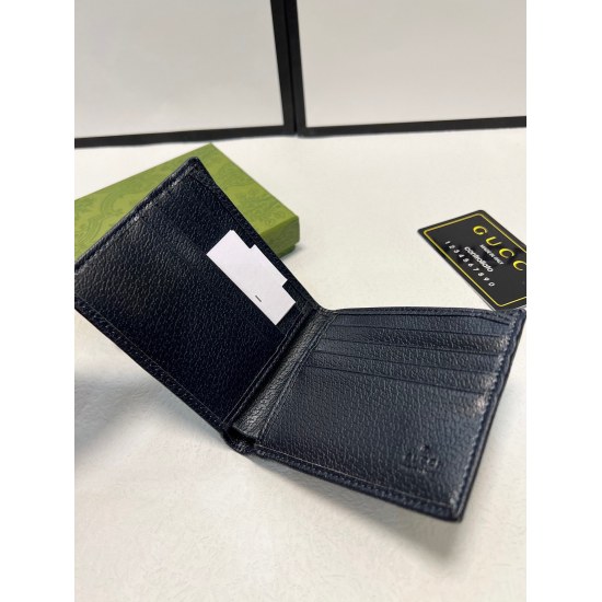 On March 3, 2023, the P130 color blue size 11x9Aria Fashion Aria series seamlessly integrates the brand's classic elements and modern essence, highlighting the brand's unconventional design philosophy. The wallet is made of GG superprime canvas material w