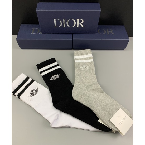 2024.01.22 Dior counter latest design version [Wow] [Wow] Pure cotton quality! Comfortable and breathable to wear! Fashion trend [eating melons] One box of 3 pairs in