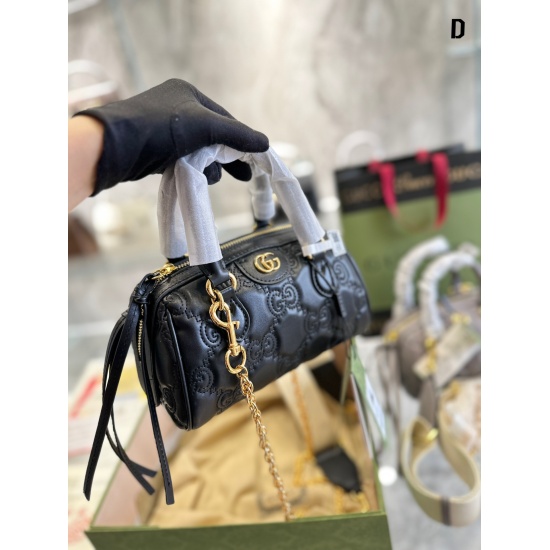 On March 3, 2023, the latest Boston bag model GGMatlasse of P245GucciI was taken in real time, and it's the main topic of Hargucci's new bag. Botton bag type, pillow bag. The March of Love - GGMatelasse GGMatelasse leather is used in a well-known style fo