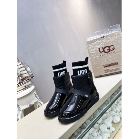 2023.09.29 P250 2022 UGG New Snow Boots! Bling Bling ✨✨ Series, the upper is made of imported and anti freeze crack imported patent leather. The shoe barrel is made of unique wool, which has good warmth retention. The soft fabric not only increases comfor