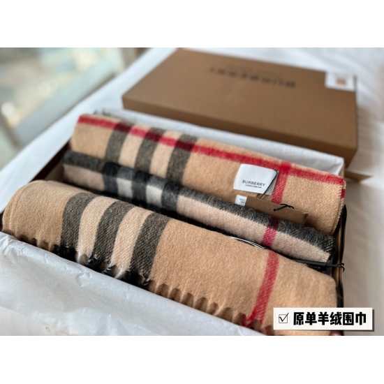 2023.11.17 145 box top quality ‼️ Burberry classic scarves are authentic! Large grid classic pattern! Also suitable for men! Very gentlemanly! The upper body effect has a very powerful aura, with a soft and textured texture. Specification: 95% wool+5% sil