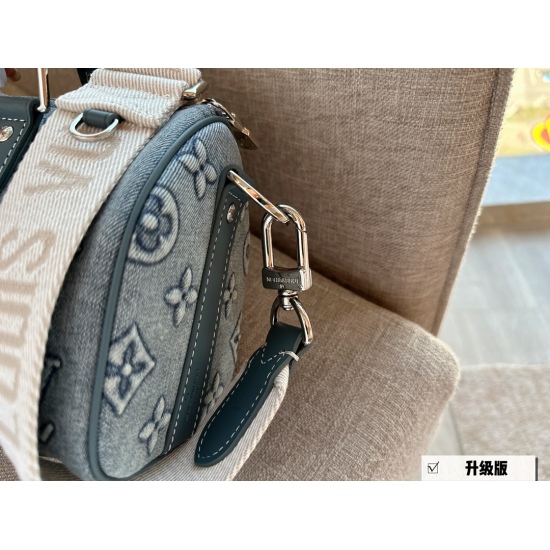 325 Box Upgraded Size: 24 * 15cmL Home Cowboy Keepall Pillow Bag This season's tannins look more and more fragrant. Keepall25 Size is very friendly for both boys and girls, it must be the perfect item of this season! Search Lv keepall