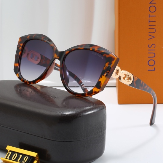 20240330 23 New brand: LV. Model: 1019. Men's and women's sunglasses, Polaroid lenses, fashionable, casual, simple, high-end, atmospheric, 4-color selection