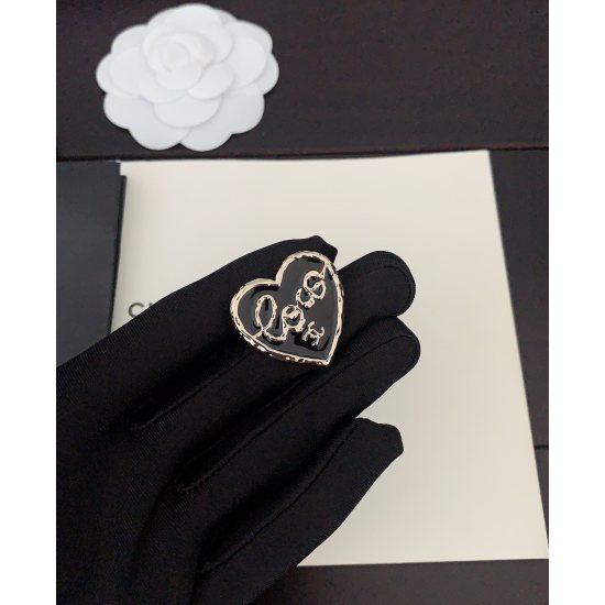 20240413 P65ch * nel Latest Black Heart ❤️ Coco brooch made of consistent ZP brass material
