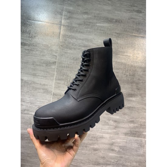20240410 official website simultaneously explodes with the top version of Balenciaga STRIKE thick soled Derby single shoe casual high-heeled boots from the Balenciaga family. The original replica of the sole has a one-to-one mold, with the sole fully stit