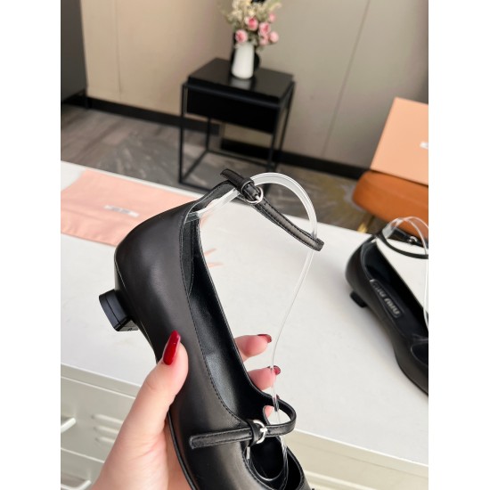 20240403 290 2074 Miumiu Early Spring Fashion Splicing Single Shoe Fabric: Imported Grain Mixed Sheepskin Inner Lining: Imported Grain Mixed Sheepskin Inner Lining Sole: Original Imported Genuine Leather Sole Padding: Air Pressure High Frequency Wave