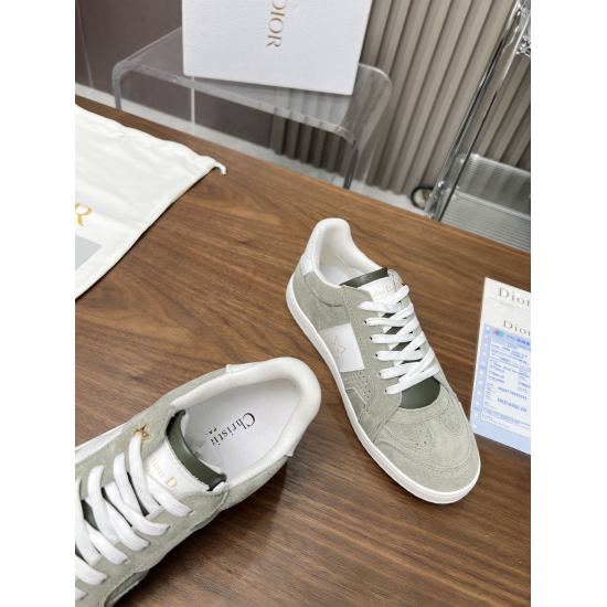 20240414 P230 Dior [Dior] decor update! This Dior Star sneaker is a classic item from Dior, with a timeless and unique design. The pale cactus green velvet cowhide upper is paired with white cowhide inlay to enhance the style, adorned with a gold toned CD
