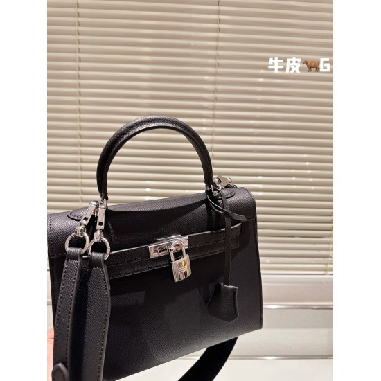 On October 29, 2023, the imported top layer cowhide P330 Herms Kelly bag is an exclusive classic and popular shipment. It is a collection of thousands of favorites and a set of Hermes Birkin Kelly bags. The cabinet will last for thousands of years, and th