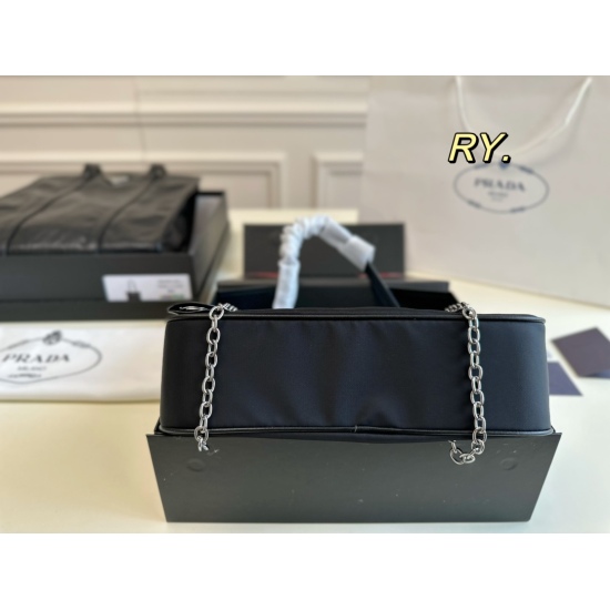 2023.11.06 P155 (Folding Box) size: 2515PRADA New Underarm Bag Chain Bag Zipper Open: Lightweight and able to fit! : Make an underarm bag, can also be carried diagonally or with a chain: detachable, versatile and versatile in design ✅