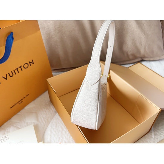 2023.09.03 160 box size: 21 11cmL Home Underarm Bag Underarm Back looks great! A bag that looks more and more durable! Upper body effect Grandma's love is so explosive! Search Lv Underarm Bag