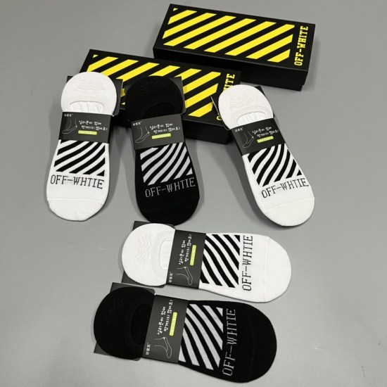 On December 22, 2024, the new OFF-WHITE official website will release a synchronized version of the popular O-shaped invisible socks. The brand is of pure cotton quality, with 5 pairs in one box
