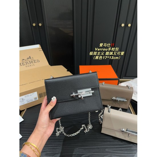 2023.10.29 Cowhide P275 box matching ⚠ The niche version of the Hermes HERMES Verrou pistol bag with a size of 17.13 that won't collide has a unique and minimalist aesthetic. Exquisite chains as shoulder straps are suitable for formal occasions, or sister