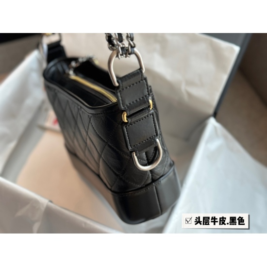 October 13, 2023 275 box (upgraded version) size: 20 * 15cm, shipped again ‼️ Xiaoxiang Home Wandering Bag ⚠️ Head layer cowhide! Invincible and easy to match!! Search for stray bags