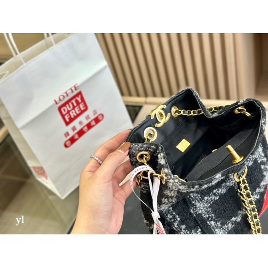 On October 13, 2023, 230 comes with a folding box, Chanel 2-in-1 double shoulder bag, Chanel wool double shoulder bag, fashionable and essential double bag, super exquisite size 18.17cm