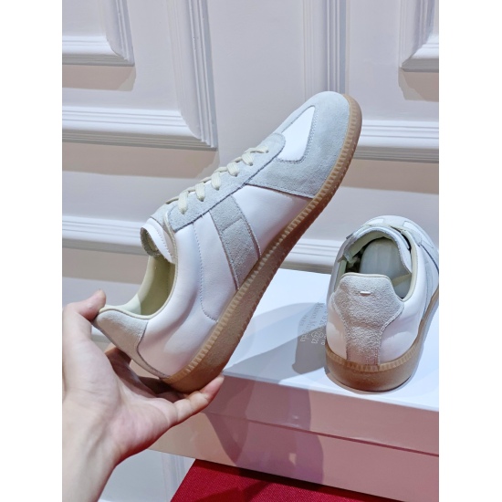 2024.01.05 P270 German Training Shoes This is a classic German training shoe from Mason Magilla, a perfect interpretation of luxury and eternal charm. As a representative work of the Mason Magilla brand, this classic German training shoe is extremely popu