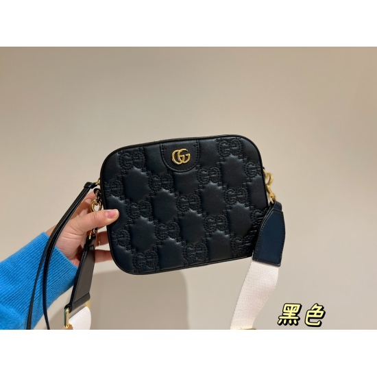 On March 3, 2023, the size of the 210 box: 21 * 17cmGG Matelasse quilted camera bag has many advantages! The capacity is very large! Delicate leather! Lightweight and easy to manage ⚠️ Paired with two shoulder straps