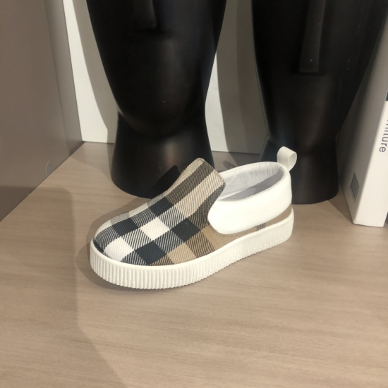 2023.07.01, regarding size issues, please consult customer service after payment. The new spring/summer 2023 leggings for boys' board shoes are designed with anti slip and wear-resistant rubber soles, and the grooved midsole is comfortable to wear