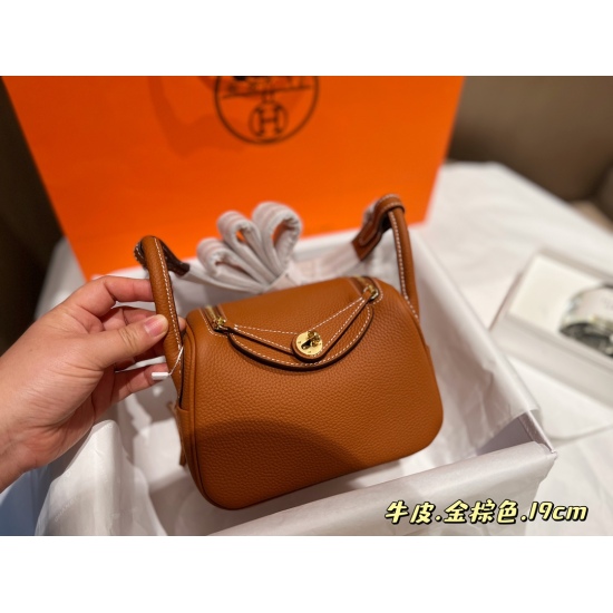 2023.10.29 270 complete with packaging size: 19 * 13cm ⚠ Head layer cowhide! H mini Lindy: Cross arm handle! A safe and cute little one!
