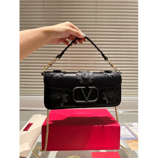 2023.11. 10 large P230 folding box ⚠️ Size 27.12 Valentino 3D Flower Loco Chain Bag, Stunning and Stunning, Beautiful Upper Body, Real Madam, Too Textual. Don't Be Too Absorbent in Daily Shopping