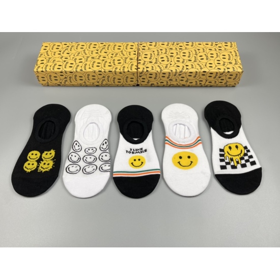 On December 22, 2024, a trendy brand smiley face will be released for fashion, both men and women, and the same style as internet celebrities! Pure cotton quality [clever] Wearing comfortable and breathable O-shaped socks with strong breathability
