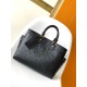 20231125 auction 790 price adjustment M44964 black top grade original single This Sac Plat handbag is from the LV Oroments series, with cow leather embossing resembling the magnificent relief of 18th century French countryside estates. The ample main comp