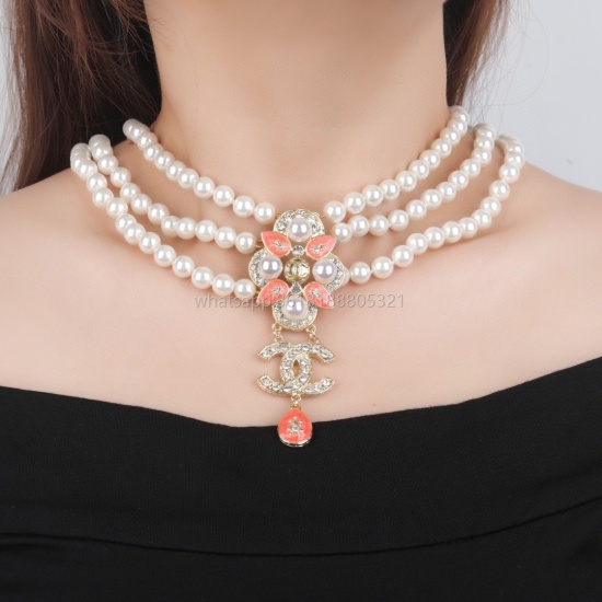 On July 23, 2023, Xiaoxiang Chanel's 2021 new necklace counter will be launched simultaneously. The double C three-layer neck chain is meticulously crafted with the same brass material as the original version