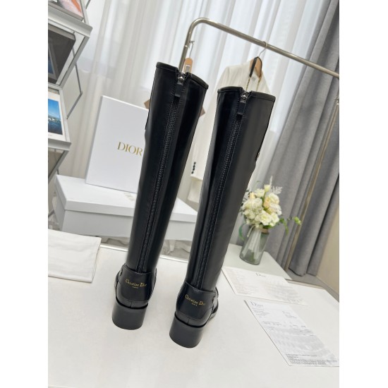 2024.01.05 Dior 2023ss early spring new model, retro British style block toe, Xuan shaped versatile slim feet yyds. The three-dimensional and full shape, handsome and comfortable to wear. This is a very retro style, full of aura, and the design style is v