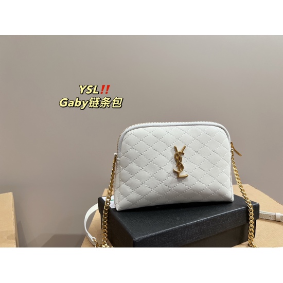 2023.10.18 P160 box matching ⚠️ Size 20.14 Saint Laurent Chain Bag Gaby is easy to handle with any outfit and is a must-have item for every cute girl