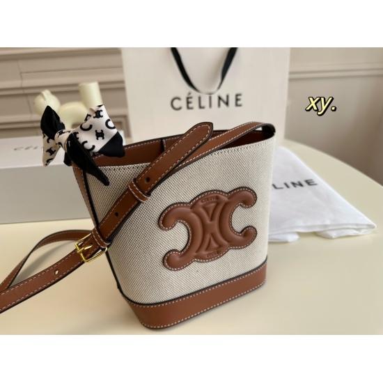 2023.10.30 P160 (folding box ➕ Silk Scarf) size: 1617CELINE's new mini bucket bag has a simple and clean body, decorated only with the embossed Arc de Triomphe logo, giving it a touch of artistic elegance ↗ Soft and lightweight, with a retro effect!