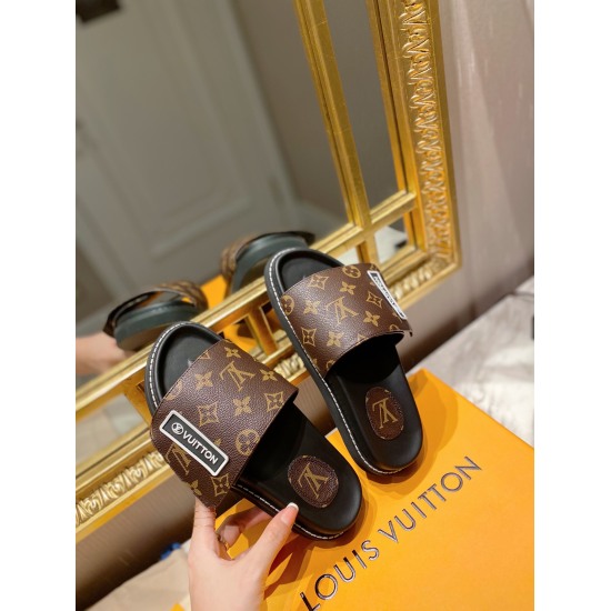 2024.01.05 LOUIS VUITTON Couple Edition | Louis Vuitton 2022 Spring/Summer 2022 Latest Popular Velcro Collection Couple Edition Thick Bottom Slippers Purchasing Level Rare Product New This is a favorite of celebrities and internet celebrities, a simple an
