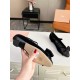 20240403 290 2074 Miumiu early spring fashion patchwork single shoe fabric: imported black velvet lining: imported grain mixed sheep lining sole: original imported genuine leather sole insole: air pressure high frequency heel height: 3cm Size: 35-39 (cust