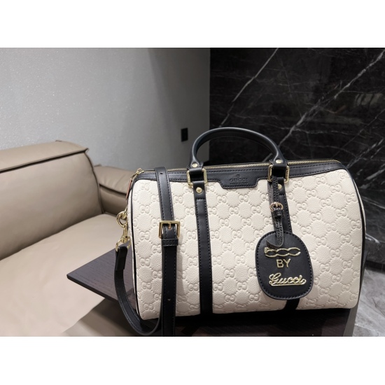2023.10.03 P175 Size 31.21 Kuqi Pillow Bag Embossed Gucci ✅ Pure leather feels soft and sticky, can be carried by hand, can be carried by crossbody, and is a must-have for daily street trips