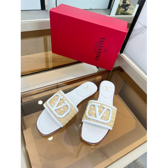 20240403 Valentino. The latest woven and mesh style. Customized metal logo. Sizes 35-42. Flat bottom 200. High Heel 160