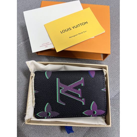 2023.07.20 LV wallet, card bag, wallet M81928 Yayoi Kusama is an art pioneer spanning half a century. She takes her beloved wave element as a symbol of emotional surging. In the Louis Vuitton x Yayoi Kusama cooperation series, this landmark print presents