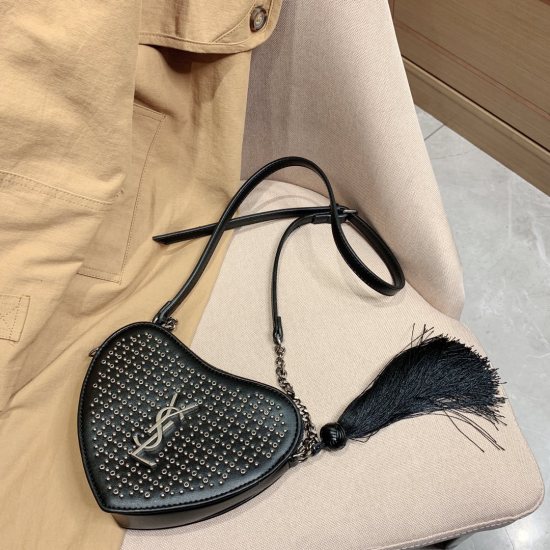 2023.10.18 p185 Saint Laurent Peach Heart Crossbody Bag ♥️ Original order top layer leather YSL woc chain pack, imported from Italy, pure calf leather! The latest synchronized version of the YSL counter, featuring stunning designs from the latest season, 