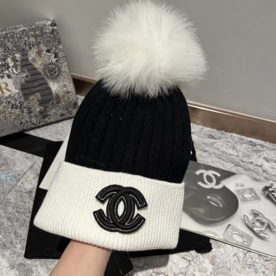 2023.10.2 CHA Xiaoxiang Big Logo Rabbit Fleece Knit Hat with Fox Ball Super Beautiful Winter Wear Fashion Item