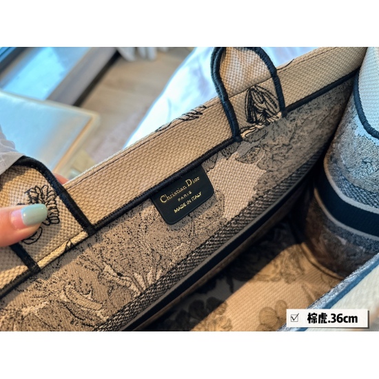 2023.10.07 290 box size: 36 * 28 cmD home tote shopping bag CDBooknote23 latest shopping bag 3D embroidery non ordinary goods search dior tote tote