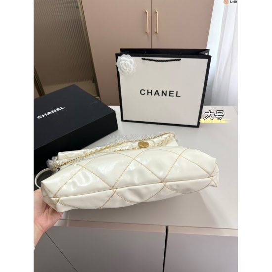 On August 14, 2023, Chanel's 22bag garbage bag is sweet and cool. It is a versatile and stylish item that every trendy and cool girl must wear. L-40 size 34.7.38/30.7.32 folding box
